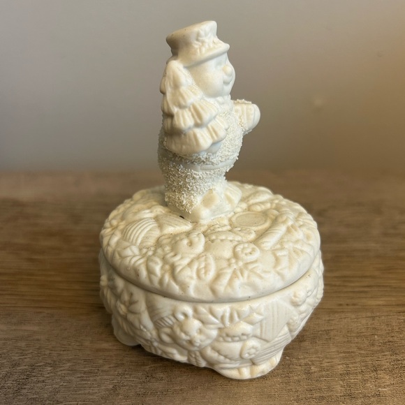 Smiling Chubby Snowman Christmas Trinket Box Snowy Ceramic Holiday Collection - Picture 8 of 14